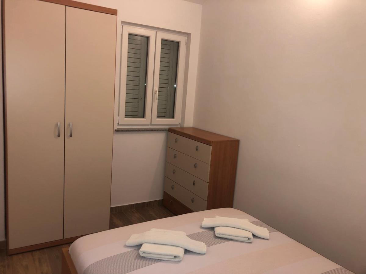 Apartmani Ivana Cres Exterior foto