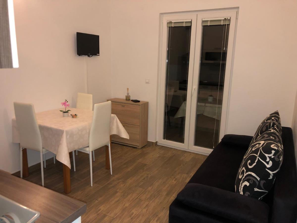 Apartmani Ivana Cres Exterior foto