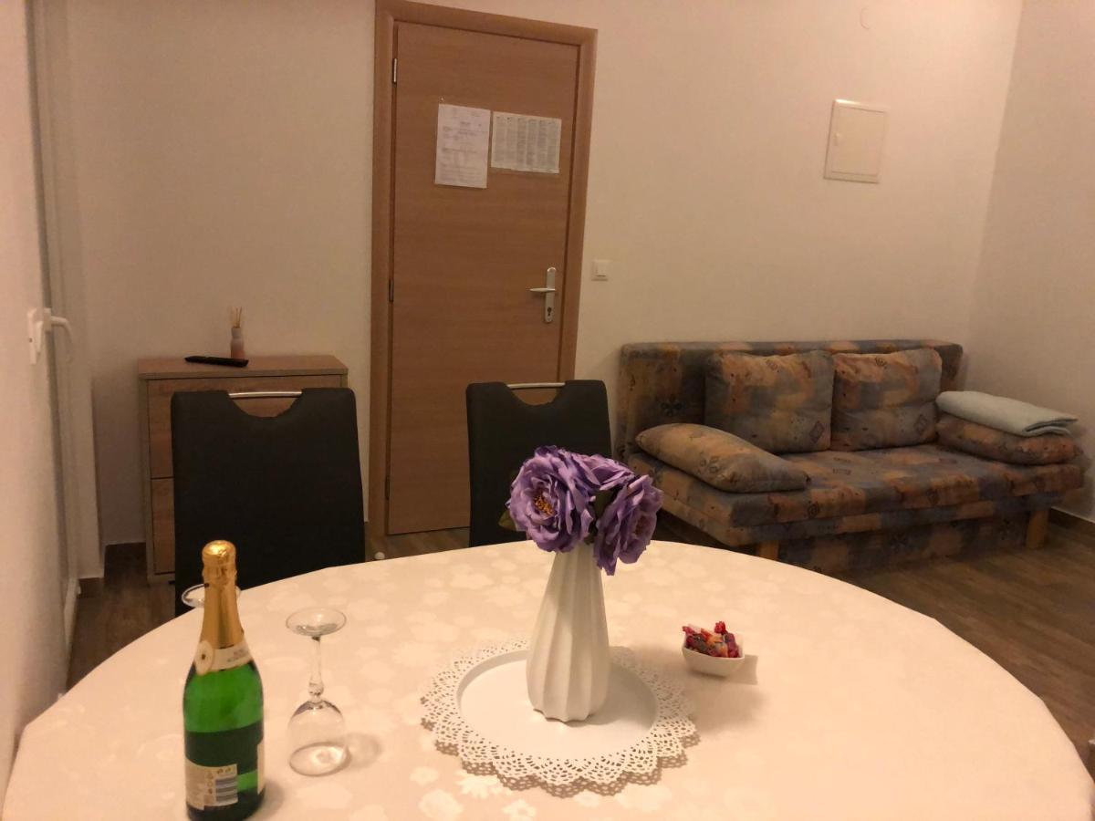 Apartmani Ivana Cres Exterior foto